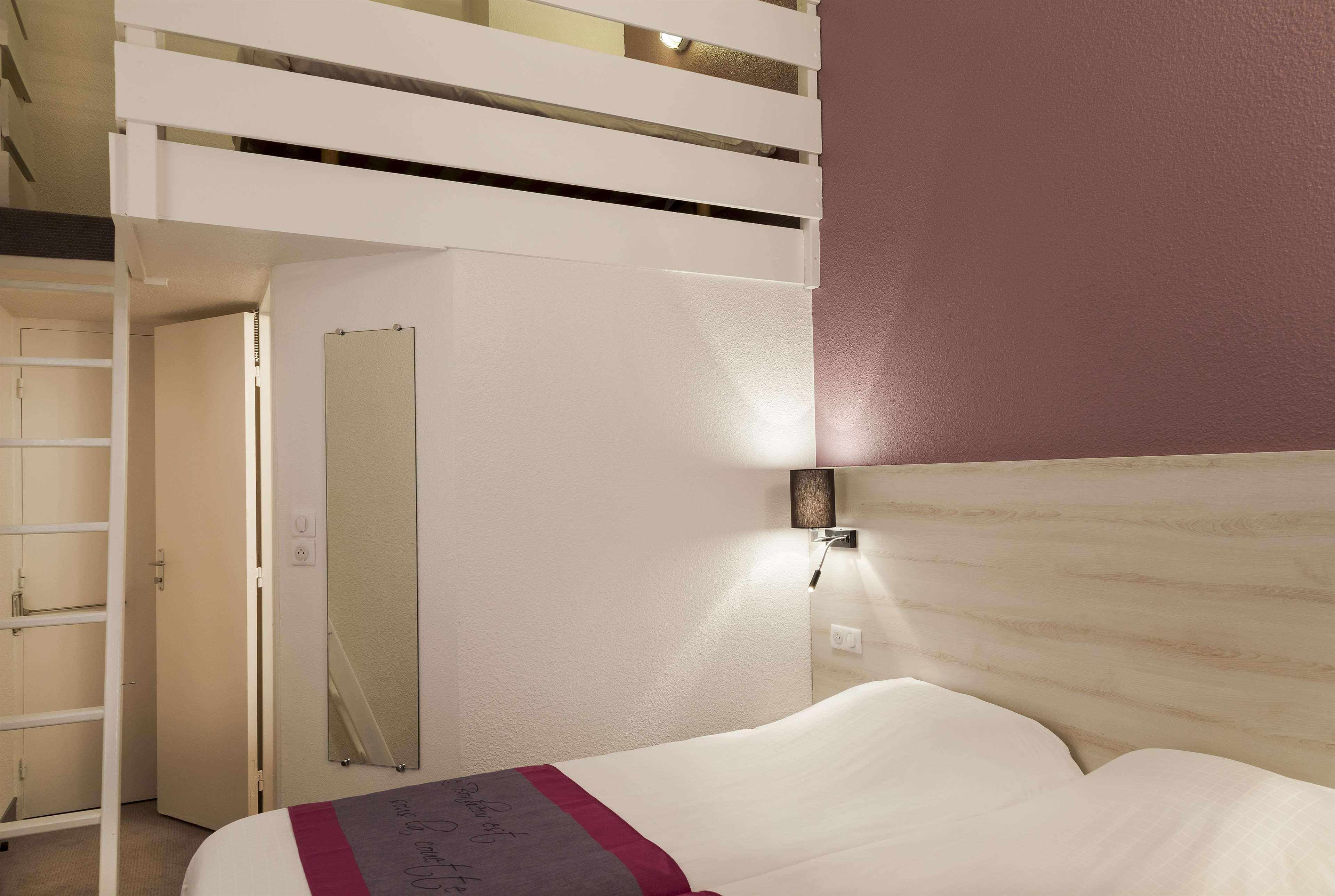 Kyriad Lille Est - Villeneuve D'Ascq Екстериор снимка