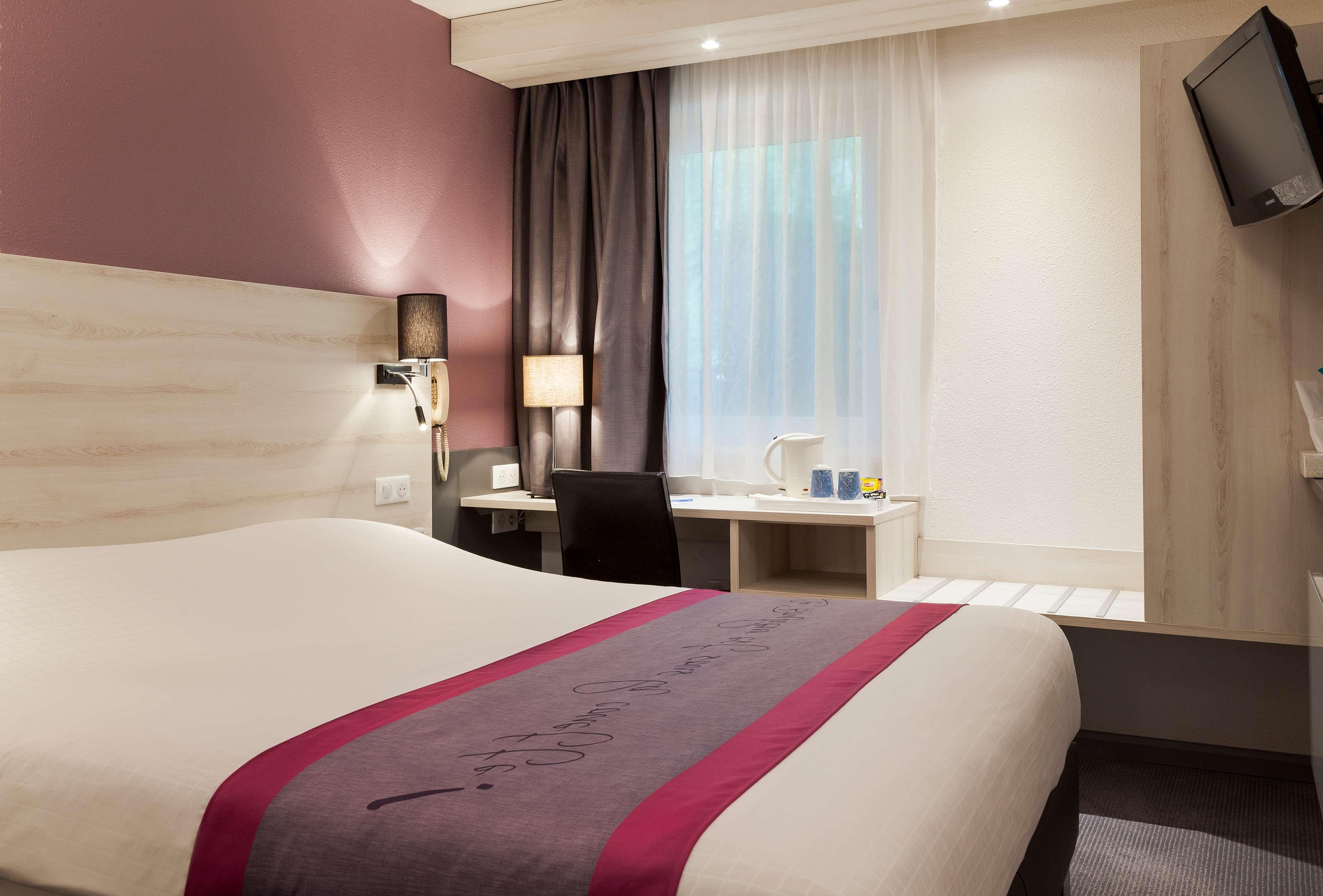 Kyriad Lille Est - Villeneuve D'Ascq Екстериор снимка