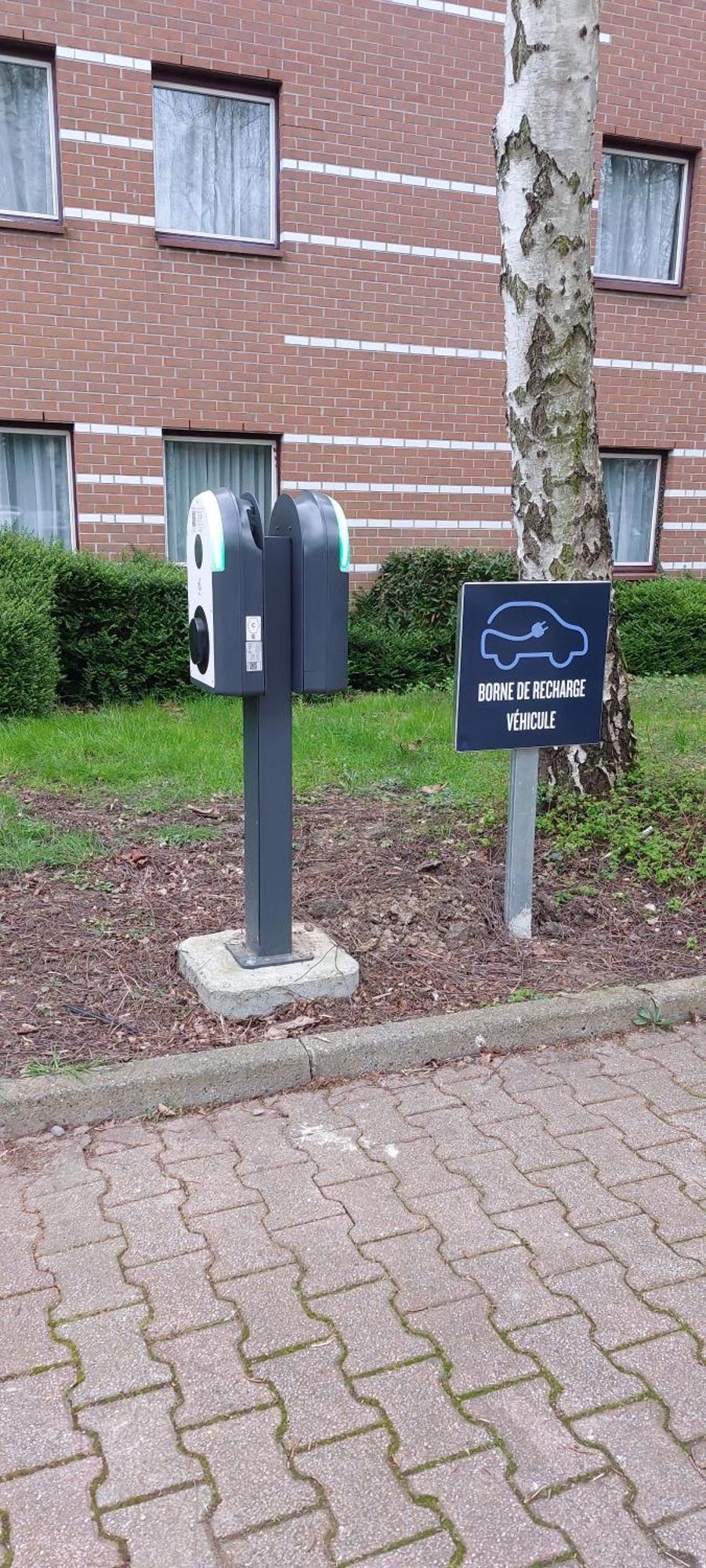 Kyriad Lille Est - Villeneuve D'Ascq Екстериор снимка
