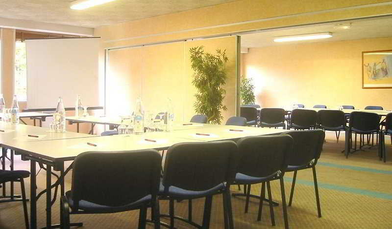 Kyriad Lille Est - Villeneuve D'Ascq Екстериор снимка